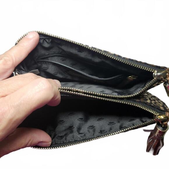 Juicy Couture Women's Black and Gold Leopard Print Wristlet Clutch Size Small - Picture 4 of 6